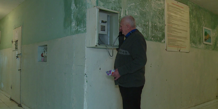 ABUZIMI NË 16 BURGJET E VENDIT/ Të dënuarve iu shitën karta telefonike me çmime marramendëse