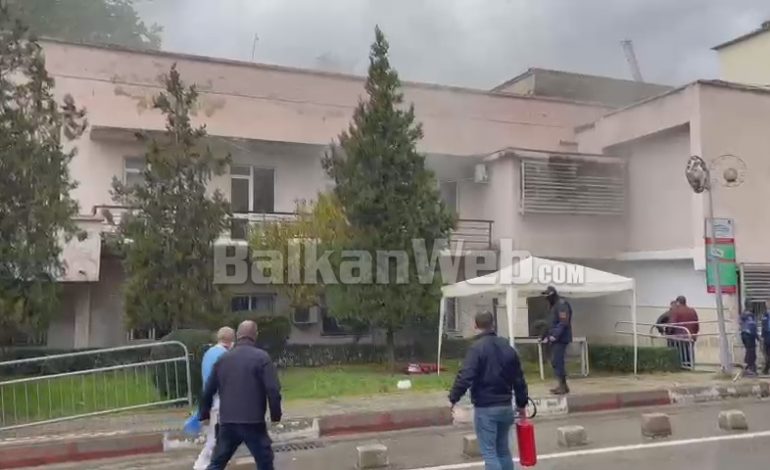 E FUNDIT/ Bie zjarr në spitalin Covid në Tiranë, detajet e para