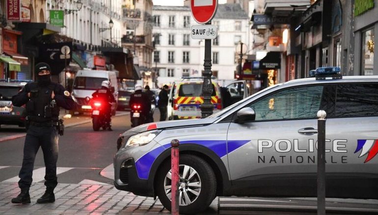 16 ORE BISEDIME/ 56-vjeçari në Francë liron 2 gratë që mbante peng, ja gjendja e tyre