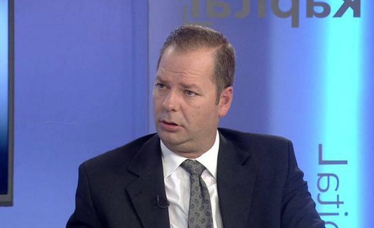 “JAM VOTUAR NGA 85% E ANËTARËSISË”/ Edvinin Kulluri ironizon Bashën: Është gënjeshtër, ke manipuluar zgjedhjet…