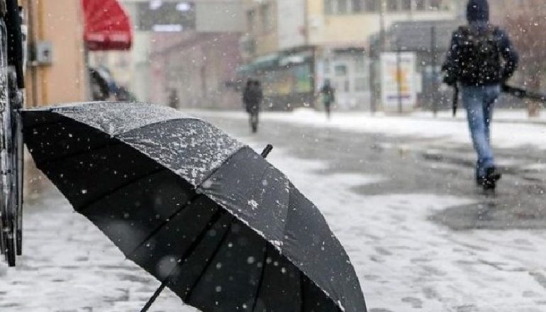 ULEN NDJESHËM TEMPERATURAT, NË VERI PRITEN RESHJE DËBORE/ Ja si parashikohet moti për ditën e sotme