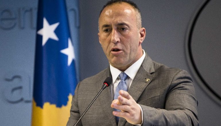 “ÇOVA ESKAVATORËT PËR TË SHEMBUR KUFIRIN ME SHQIPËRINË”/ Ramush Haradinaj: Ministri i Brendshëm shqiptar u lut që mos ta bëja
