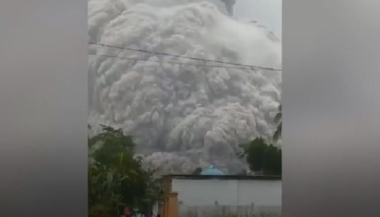 SHPËRTHIMI I VULLKANIT NË INDONEZI/ Shkon në 13 numri i viktimave, 57 të plagosur (VIDEO)