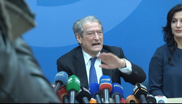 KË KE VOTUAR PËR KRYTAR TË RI TË PD NË KORRIK? Berisha: Top Secret