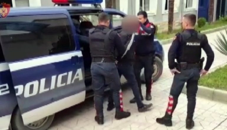 PLAGOSI ME THIKË DY VËLLEZËR/ Arrestohet 27-vjeçari në Fier