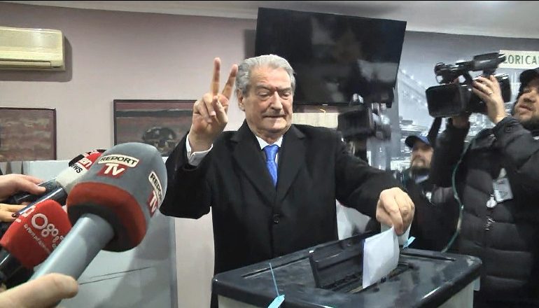 Pse nuk shkon logjika e Referendumit të Berishës, kundërshtimi me të dy statutet, votimi si më 26 maj të vitit 1996