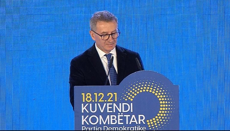IA THOTË NË SY BASHËS/ Kadilli: Je humbës, largohu bashkë me Berishën. Arroganca juaj bëri demokratët të besonin tek…