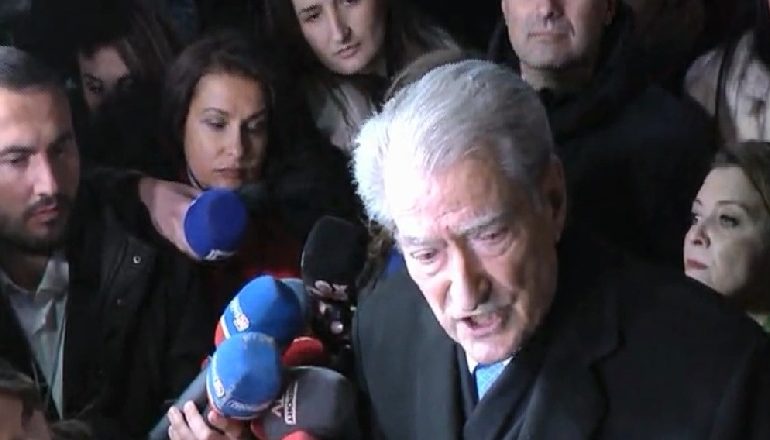 “BASHA S’NJEH AS VETEN”/ Berisha: Çdo ditë do jemi në selinë e PD, do organizojmë protesta kombëtare