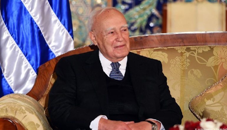 E TRISHTË/ Ndërron jetë në moshën 92-vjeçare ish-presidenti grek Karolos Papulias