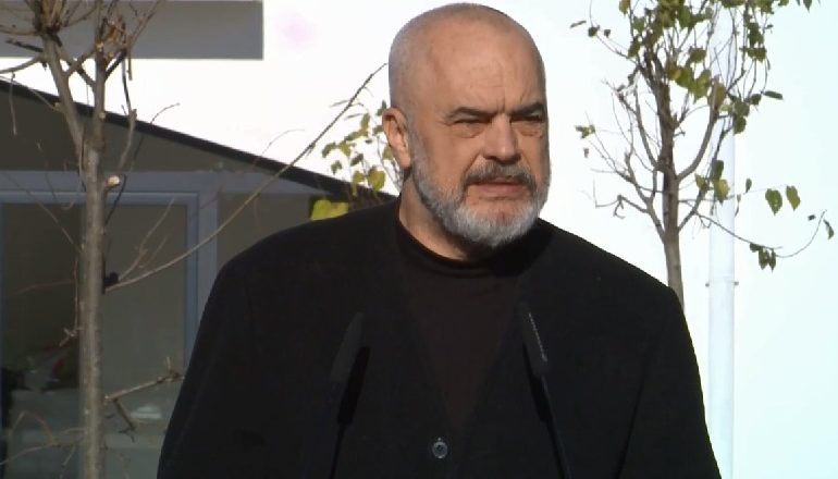 RINDËRTIMI TE “5 MAJI”/ Rama i dorëzon çelësat e shtëpive 100 familjeve: Do të bëhet një nga lagjet më moderne në Tiranë