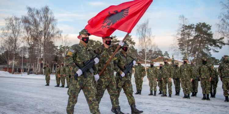 NË KUFI ME RUSINË/ Ushtria shqiptare merr komandën e forcave të NATO-s