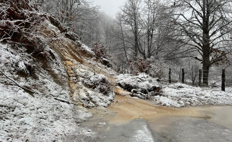 MOTI I KEQ NË KUKËS/ Rrugët nacionale janë të qarkullueshme normalisht, ja zona më problematike (FOTO)