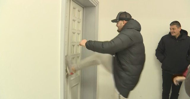 INCIDENTI NË SELINË BLU/ Paralajmëron analisti: Sot filloi vërtet lufta, PD ka arritur në rendin e njeriut të shpellave