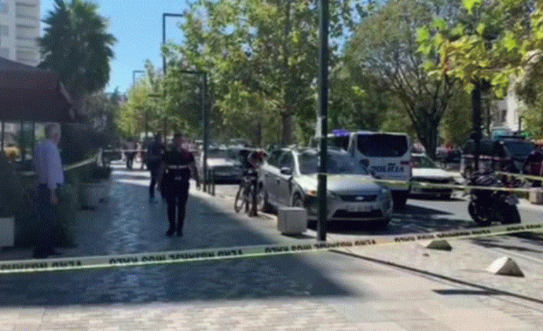 NDODH EDHE KJO/ Me thikë me vete, 15 vjeçarja kërcënon shoqen e saj në Vlorë