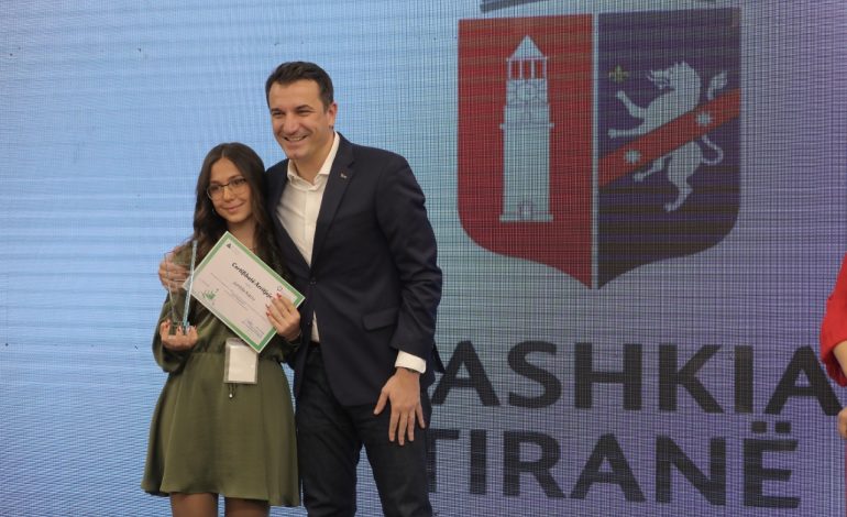 “DREJTUES PËR NJË DITË”/ Veliaj: Fuqizojmë të rinjtë të arrijnë sukses në botën e punës dhe sipërmarrjes