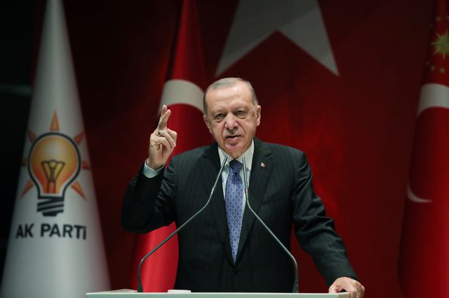 RËNIA E LIRËS TURKE/ Habit Erdogan: Është “vullnet i Allahut”, duroni