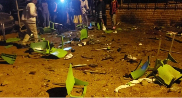 KRISHTLINDJE TË PËRGJAKURA/ Sulm kamikaz me bombë në restorant, vdesin 6 persona