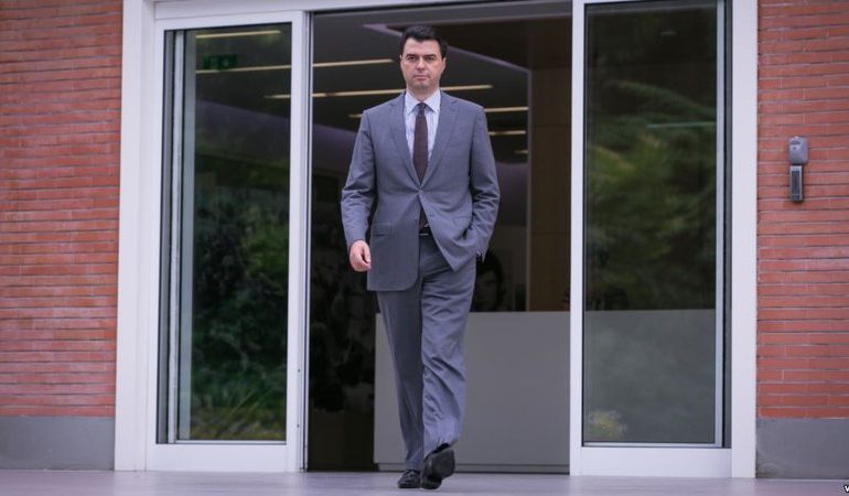 LËVIZJA E FUNDIT/ Basha tregon “forcën” një ditë para Kuvendit të Berishës