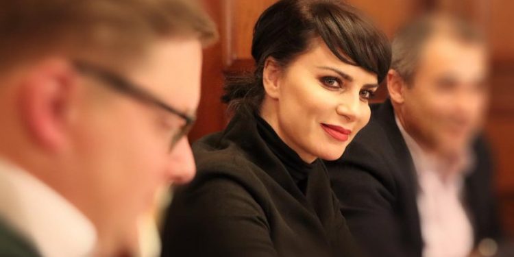 E BINDUR/ Grida Duma: S’ka asnjë mundësi që Berisha të marrë drejtimin e PD-së