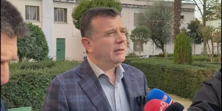 SKANDALI I PAGAVE/ Balla: Krim që duhet të ndëshkohet ashpër. Përpjekje për të destabilizuar…