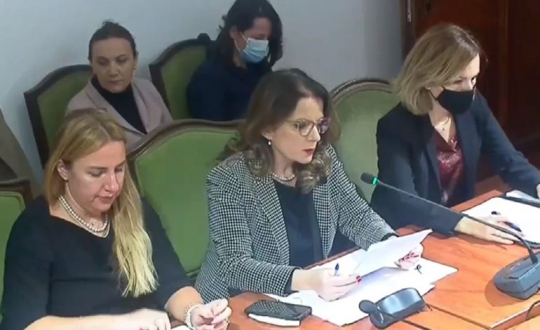 VAKSINIMI/ Tomini: Janë aplikuar rreth 85 mijë doza të treta, kemi rënie të incidencës