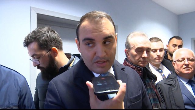 ÇUDIT Këlliçi: Tani në PD ka persona të armatosur, rrinë me kapuç dhe maska