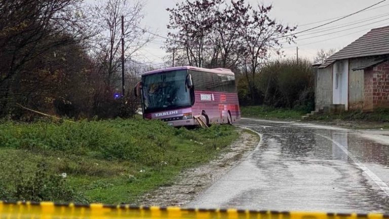 E FUNDIT/ Humbën jetën 2 nxënës dhe shoferi i autobusit, 3 të arrestuar për vrasjen në Gllogjan