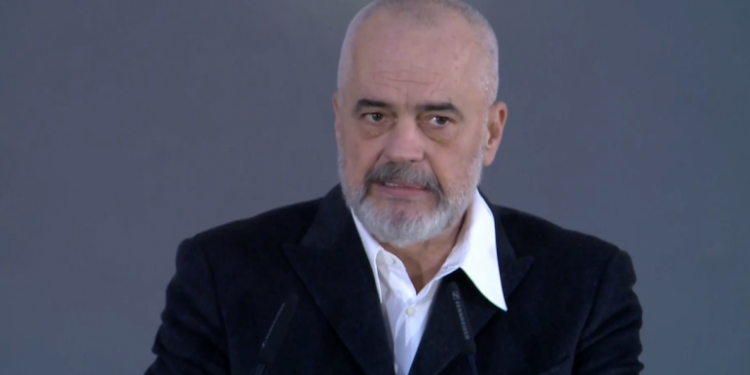 LEZHË/ Rama shpërndan çelësat për 97 familje: Brenda 2022 të gjithë të prekurit nga tërmeti do hyjnë në…