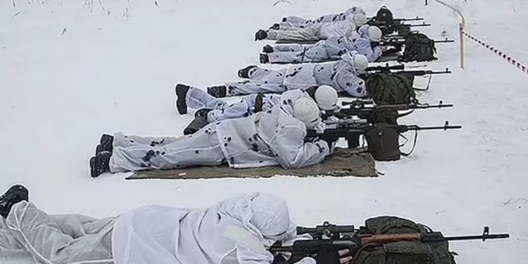 SHTOHEN TENSIONET/ Rusia vendos 700 snajperë në kufirin me Ukrainën