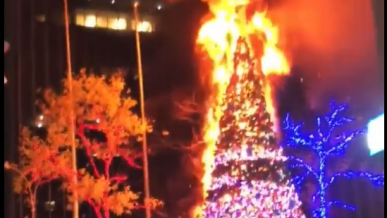 PUBLIKOHEN PAMJET/ Digjet pema e Krishtlindjeve në New York, në pranga një 49-vjeçar (VIDEO)