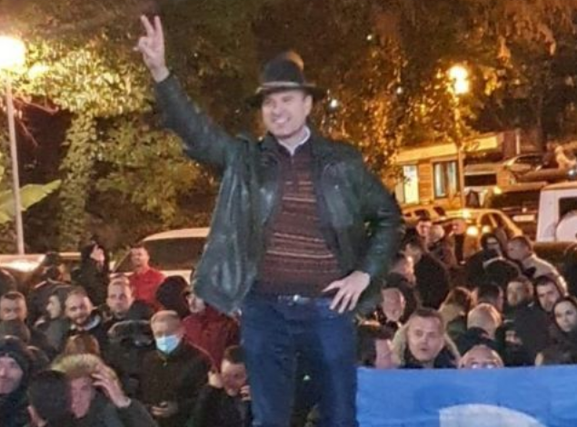 IRONIA e Mero Bazes: Njihuni me Leninin e revolucionit të “Foltores”