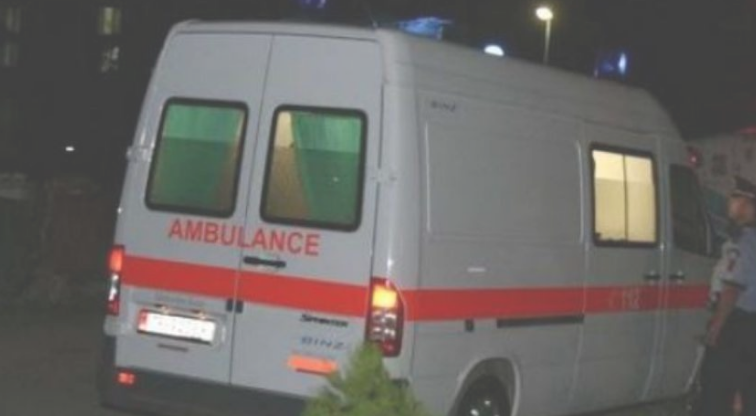 E RËNDË NË TIRANË/ Gjendet e pajetë një grua në banesën e saj nga fqinjët