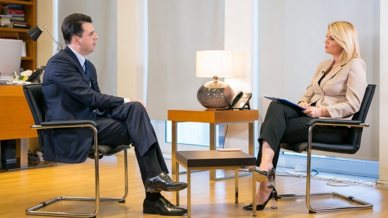 INTERVISTA/ Basha: Berisha po keqpërdor ndjeshmëritë e demokratëve. Pse Kuvendi i PD mblidhet më 18 dhjetor