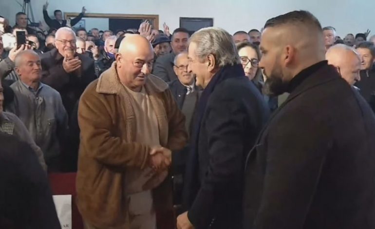 PARA KUVENDIT/ Dita e Rinisë, grupimi “Dhjetor 90” dhe FRPD festojnë me Berishën