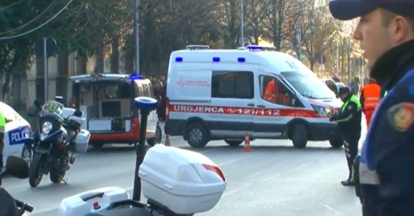 U PËRPLAS NGA NJË MOTORI/ Humb jetën burri në Tiranë