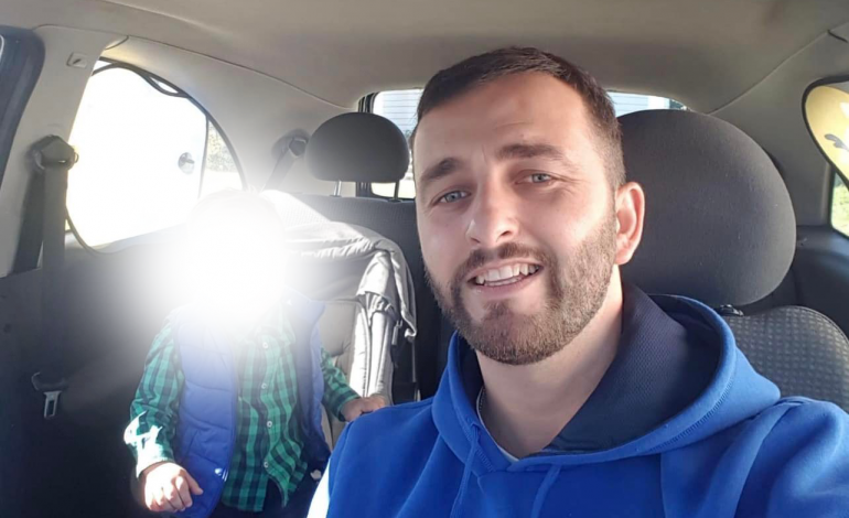 DEL FOTO/ Mbeti i vdekur bashkë me djalin 3 vjeç në aksidentin tragjik, identifikohet viktima. Gruaja rëndë…