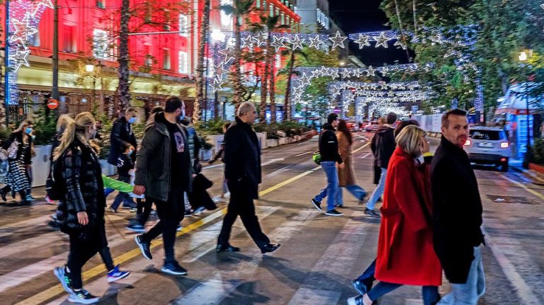 COVID-19 NË GREQI/ Regjistrohen 5,736 raste të reja dhe 130 vdekje në 24 orët e fundit