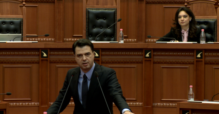 “KONTROLLO GJUHËN…”/ Basha –Spiropalit: Do bërtasësh në gjykatë, vjen këtu e krekosesh me veshje firmato