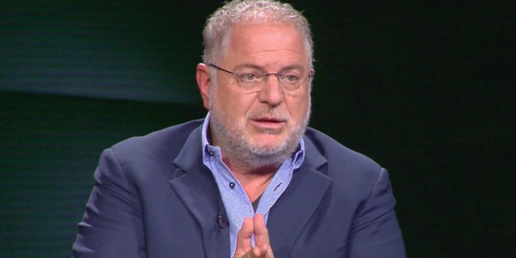 SKANDALI ME TË DHËNAT/ Baton Haxhiu: Ai që publikoi listën e rrogave është i çmendur. Dikush po kërkon të…