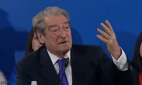 “BULLIZËM DIPLOMATIK”/ Berisha i përgjigjet DASH për Yuri Kim: Kritikat nuk janë sulme