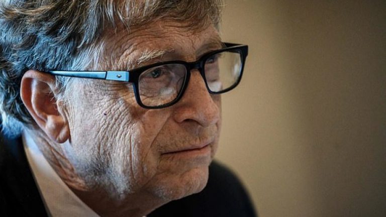 TREGON SE KUR DO TË MARRË FUND COVID-19/ Bill Gates: Faza akute e pandemisë përfundon më 2022