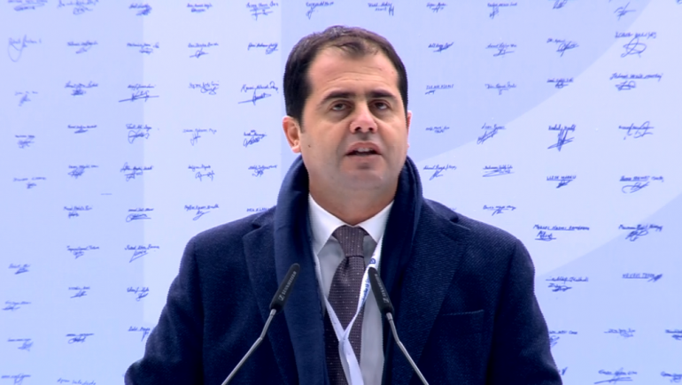 KUVENDI/ Bylykbashi ZBULON: Ndryshon vula e logo, PD-në do e drejtojë një organ kolegjial deri në zgjedhjet e reja