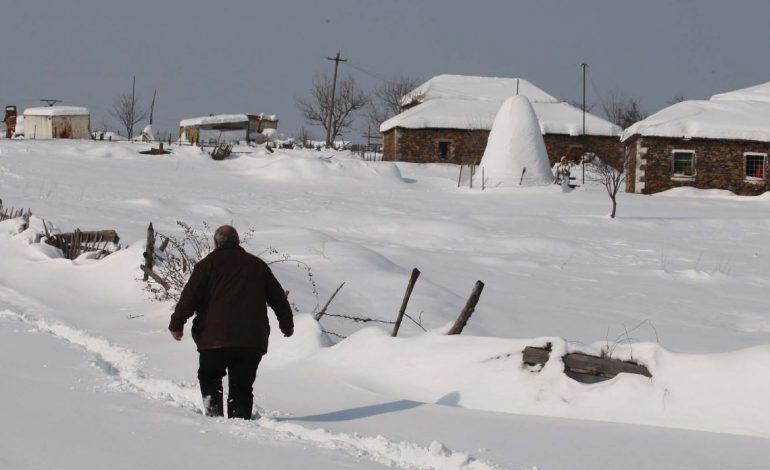 MOTI I KEQ/ Dëborë deri në 1.5 metër dhe ndërprerje energjie prej 2 ditësh, si paraqitet situata në Qarkun e Shkodrës