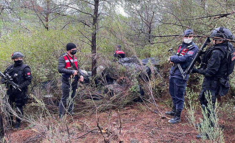 RIKTHEHET LINJA E VJETËR E TRAFIKUT/ Kapen 1.5 ton hashash nga Shqipëria në Turqi, në pranga 3 shqiptarë (PAMJET)