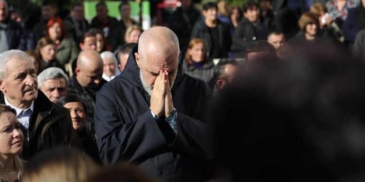 URON FESTËN E SHËN KOLLIT NGA SHBA/ Rama: Dashuri, shëndet dhe zemrën plot këtë dhjetor