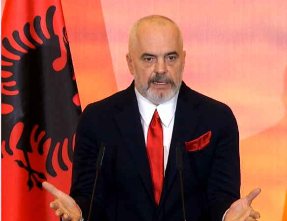 “TI KE FORCËN QË NDERON KOMBIN”/ Rama thirrje të rinjve: Bëhu pjesë dhe suksese