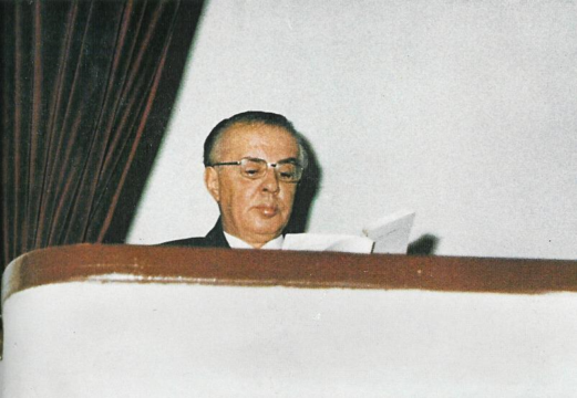 JETA SEKRETE E ENVER HOXHËS/ Zbulohet puna si kamerier dhe orator në varrime
