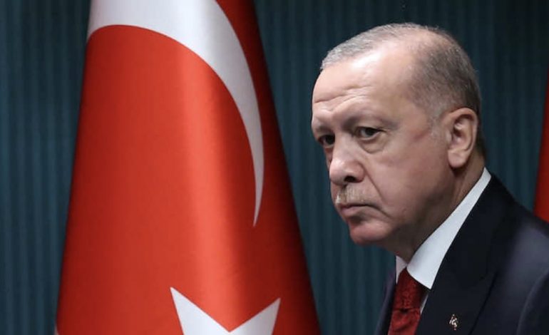 ERDOGAN E KA HUMBUR SHKËLQIMIN E TIJ/ Çfarë mund të ndodhë me Turqinë