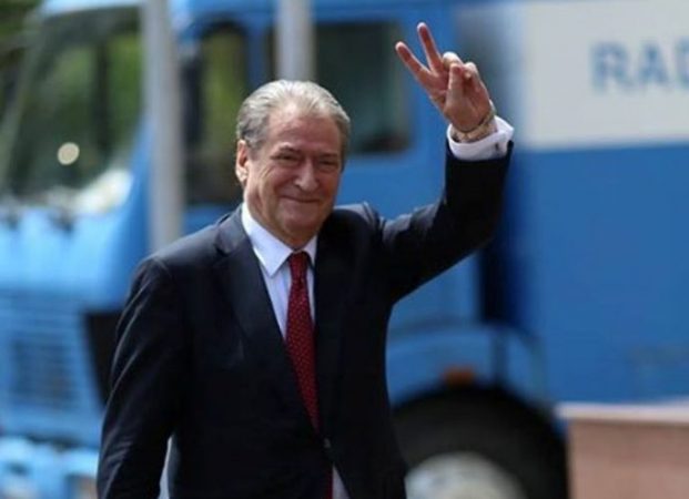 PAK ORË NGA PROTESTA/ Berisha: Kundër Aleancës trilaterale Vuçiç-Rama-Zaev dhe vjedhjes së 430 mln eurove