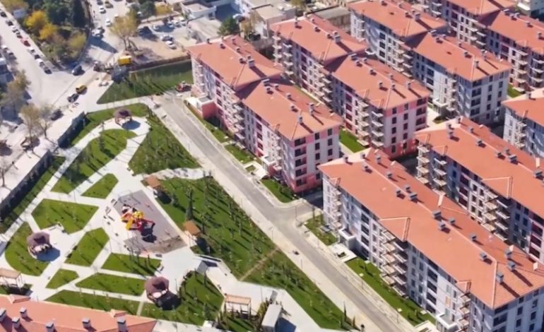 JEP LAJMIN E MIRË/ Rama: Sot familjet e prekura nga tërmeti në Laç do të nisin të kthehen në shtëpitë e reja
